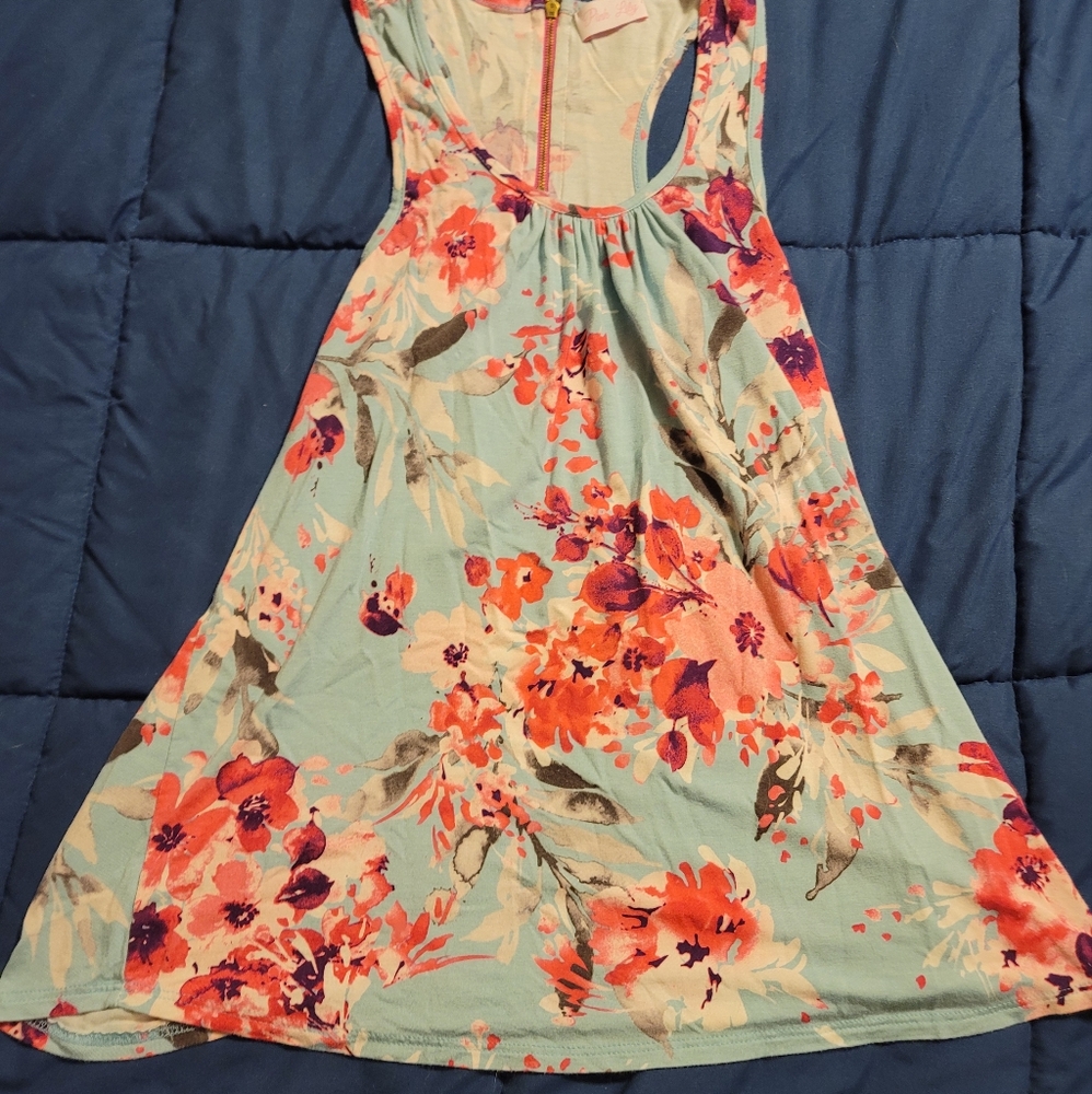 Floral flowy tank top
